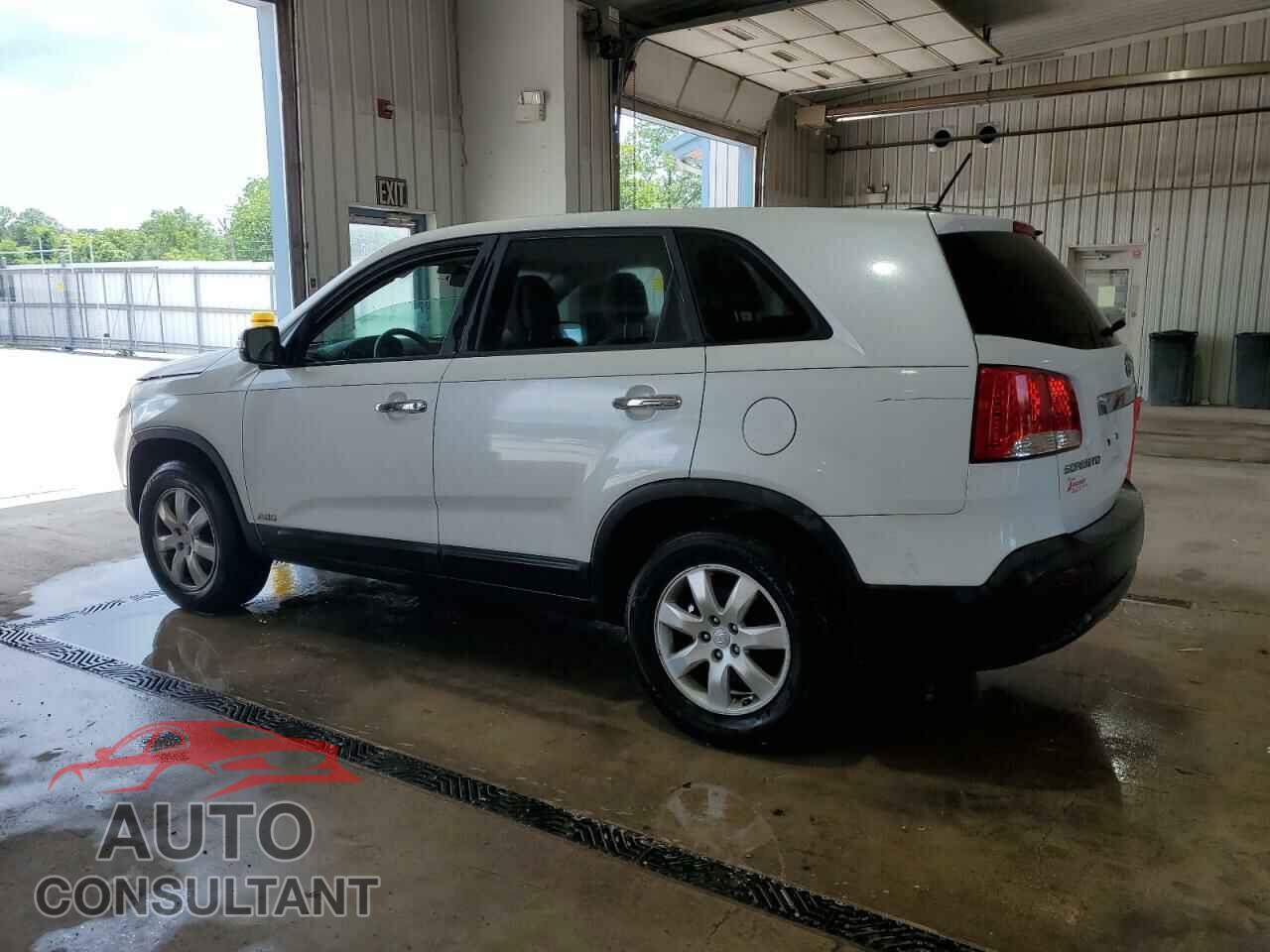 KIA SORENTO 2011 - 5XYKTCA19BG012685