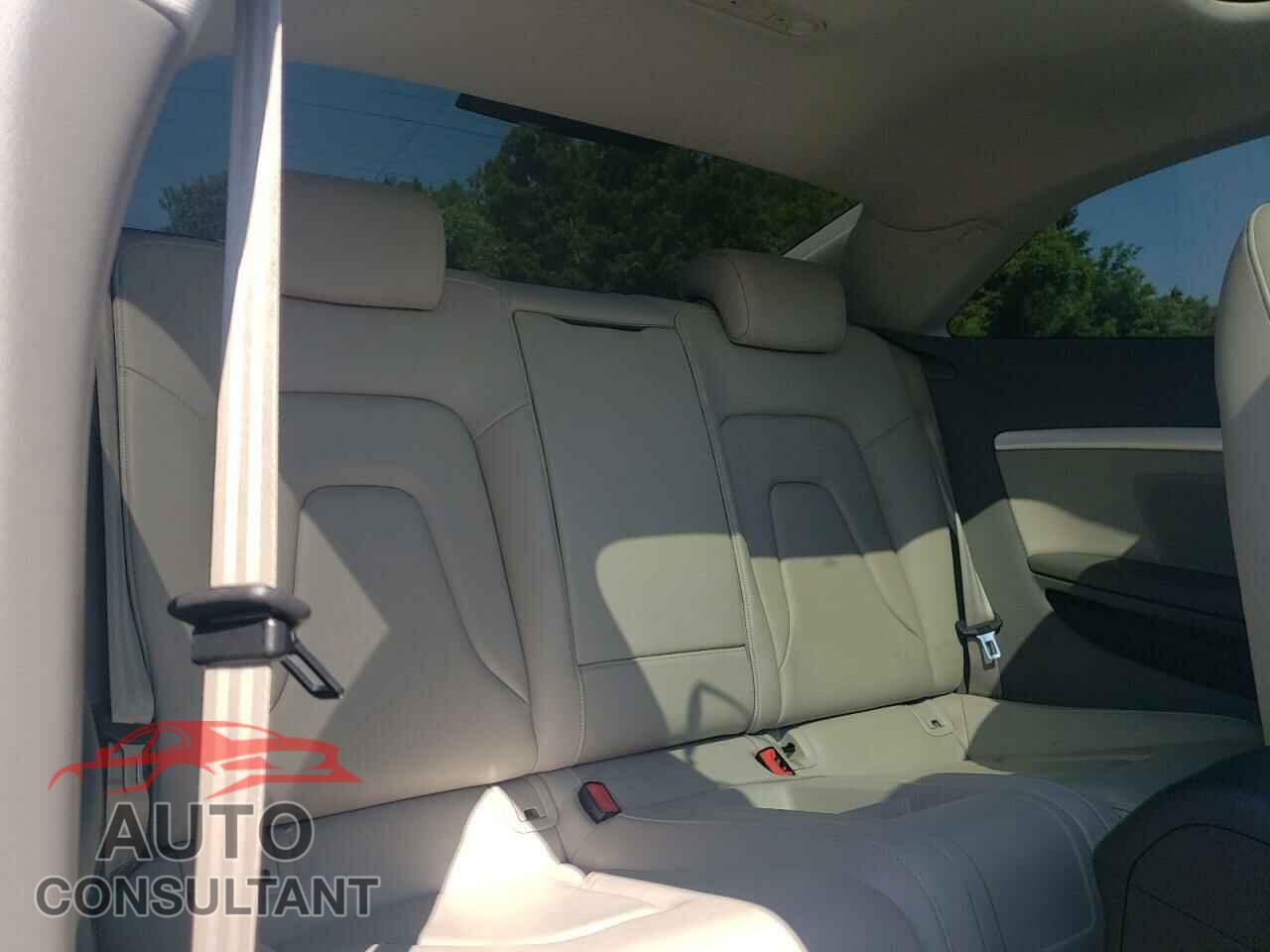 AUDI A5 2012 - WAULFBFR3CA004875