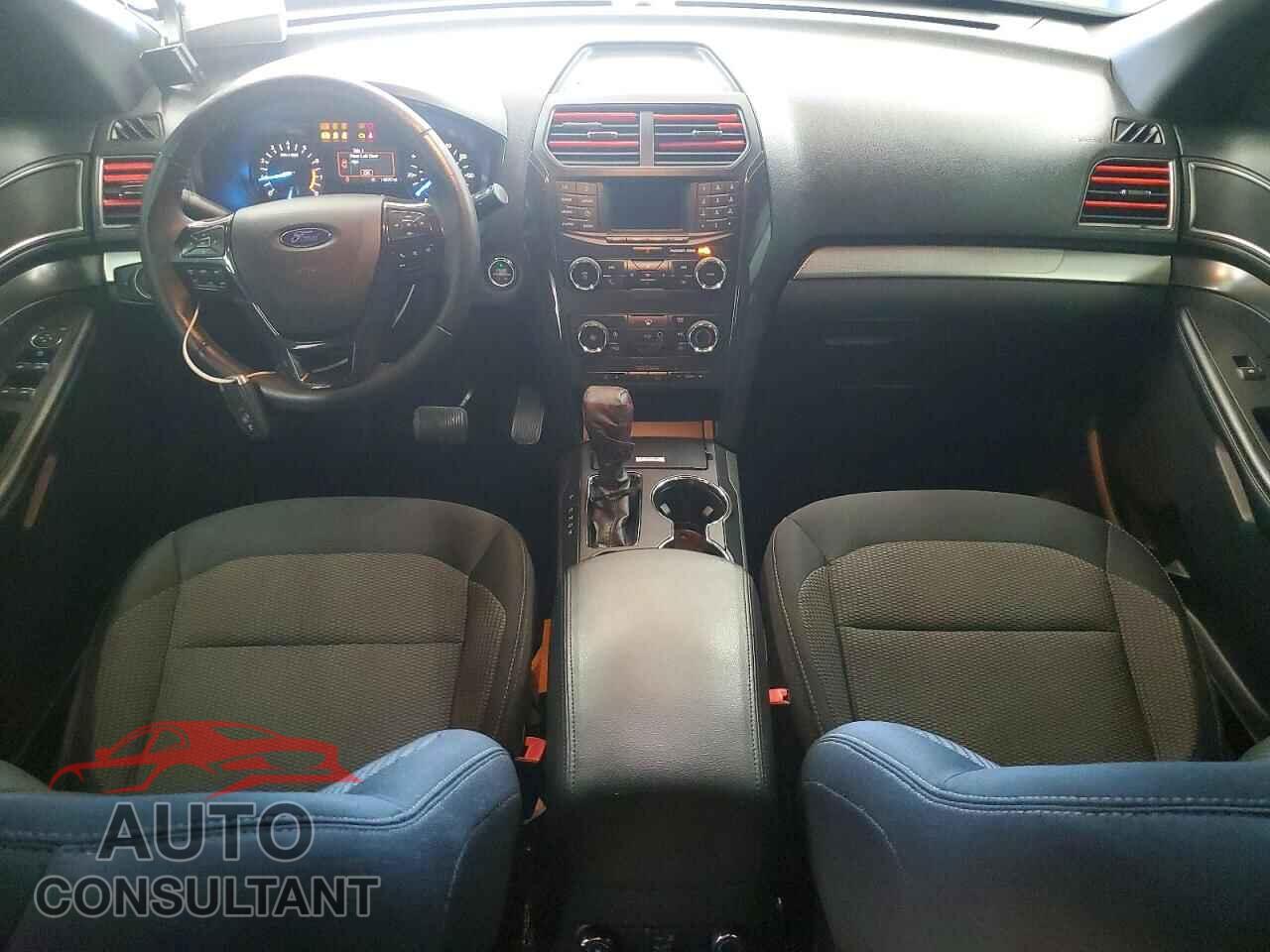 FORD EXPLORER 2018 - 1FM5K7D80JGB26033