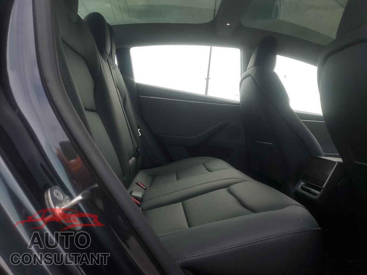 TESLA MODEL 3 2024 - 5YJ3E1EA4RF857796