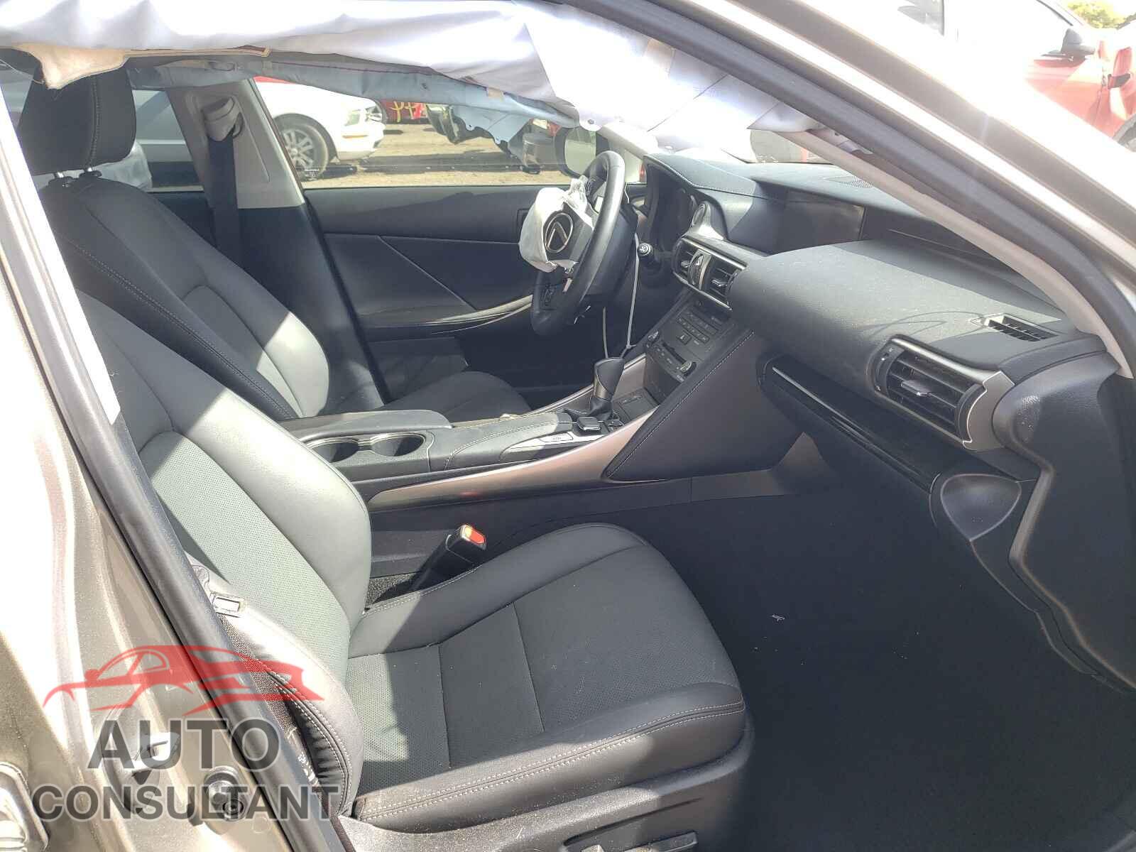 LEXUS IS 2020 - JTHDA1D26L5107057