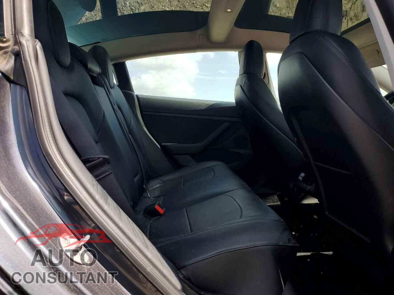 TESLA MODEL 3 2021 - 5YJ3E1EC0MF094833