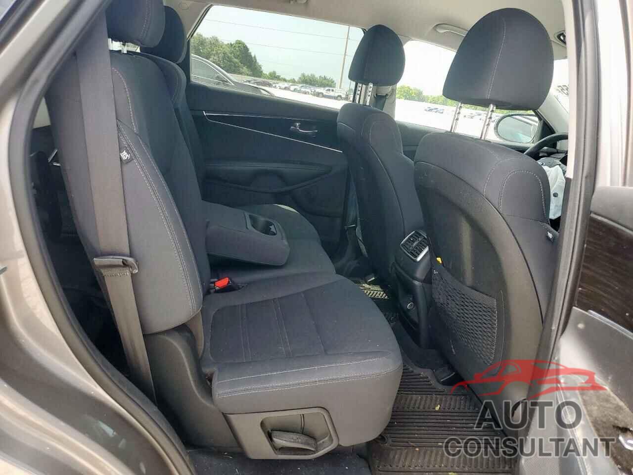 KIA SORENTO 2019 - 5XYPG4A32KG504380