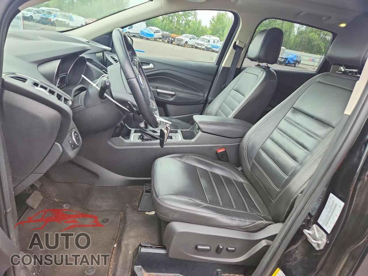 FORD ESCAPE 2017 - 1FMCU9JD0HUB08223