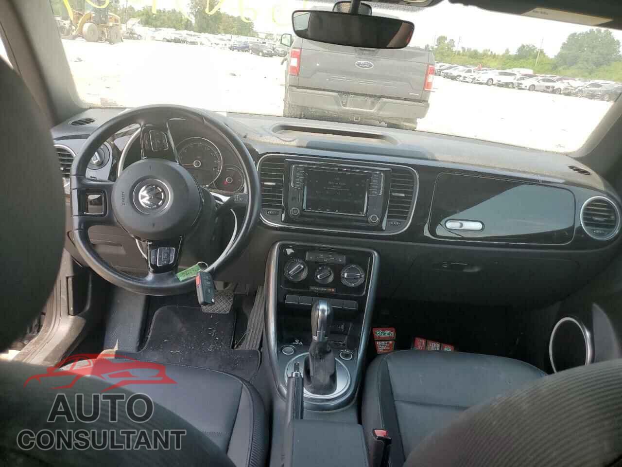 VOLKSWAGEN BEETLE 2017 - 3VW517AT7HM801082