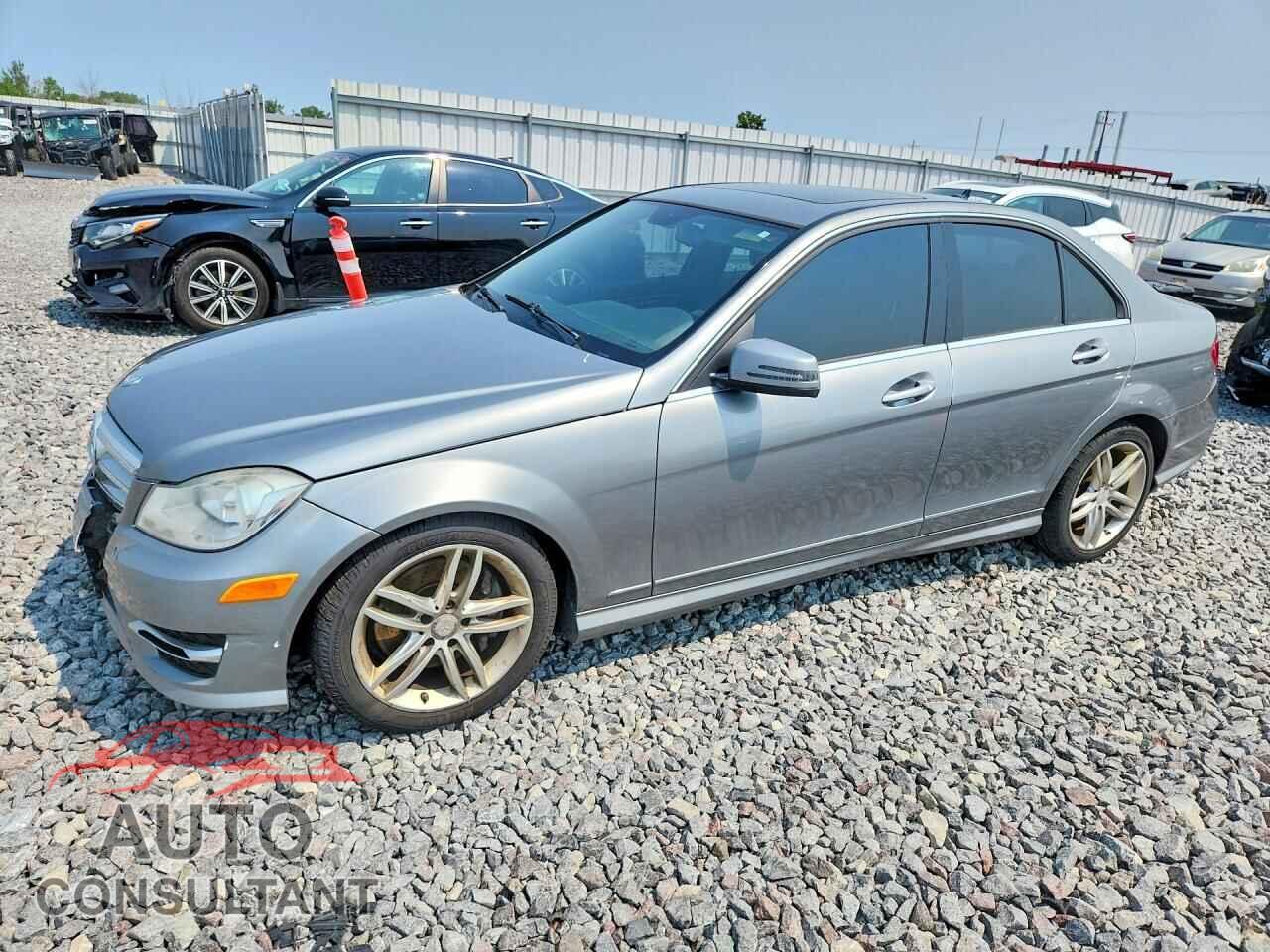 MERCEDES-BENZ C-CLASS 2013 - WDDGF8AB9DR255958