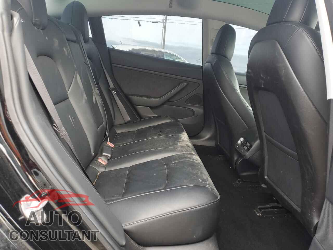 TESLA MODEL 3 2019 - 5YJ3E1EB8KF438686