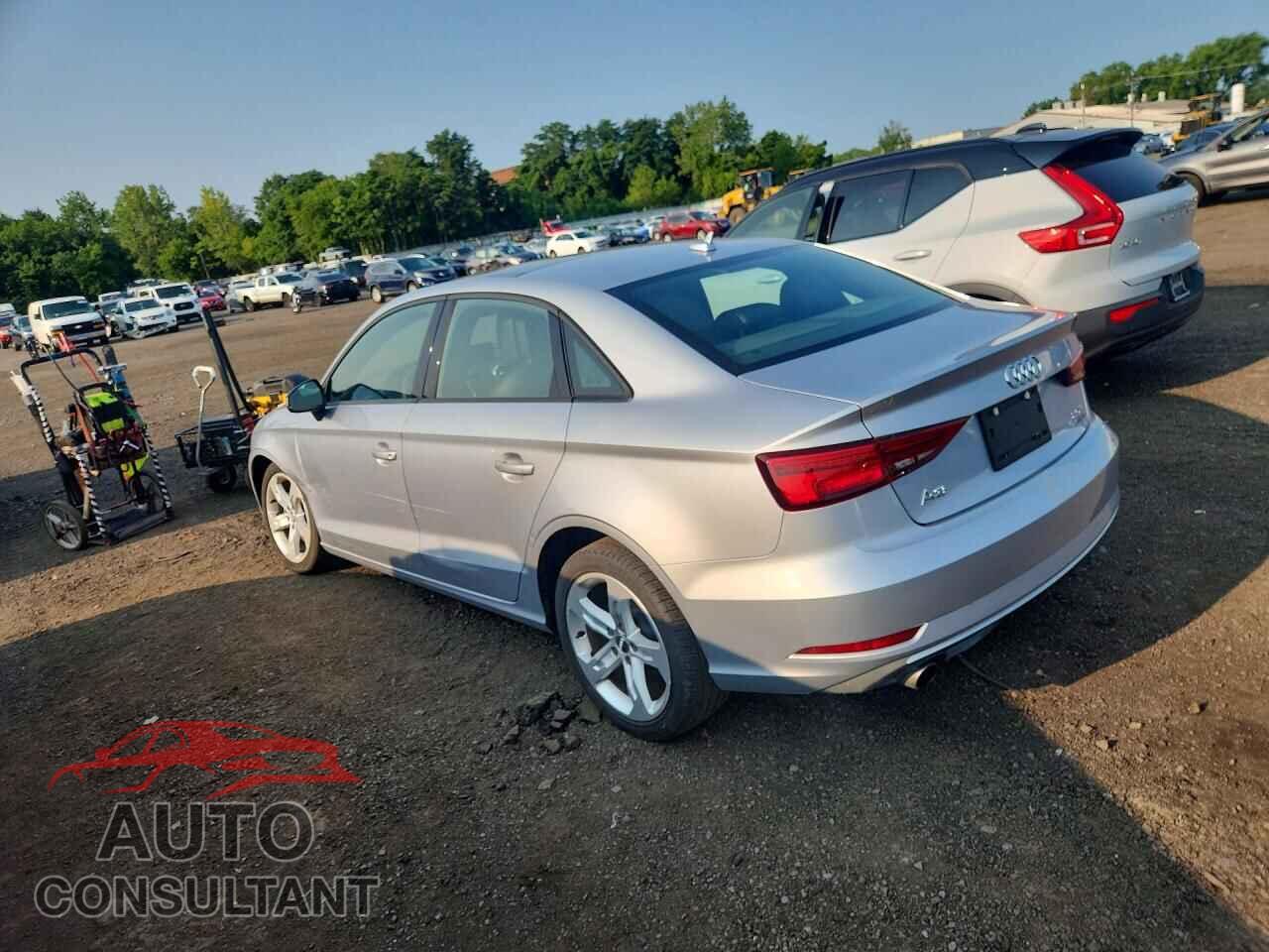 AUDI A3 2017 - WAUB8GFF2H1074271