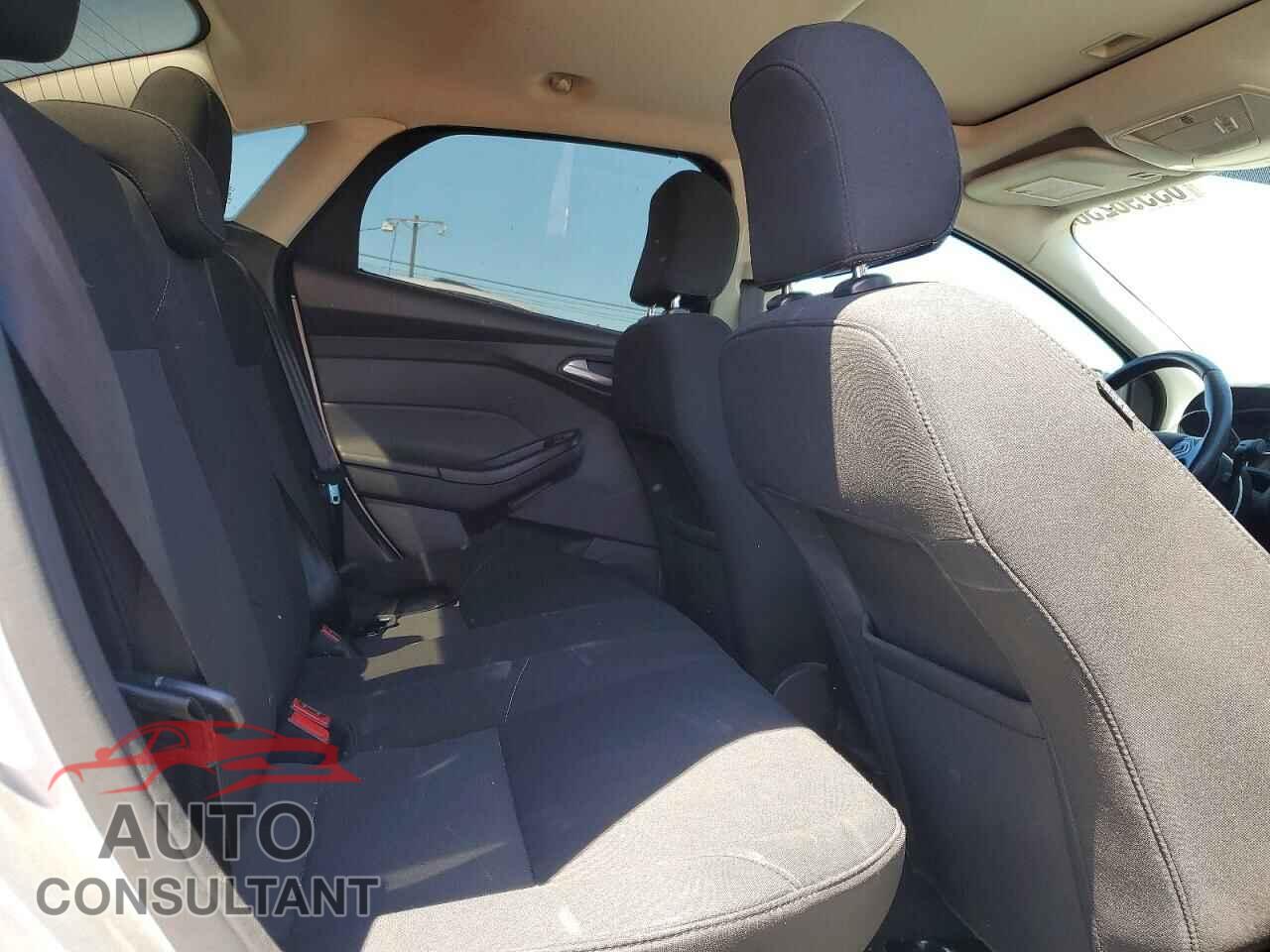 FORD FOCUS 2016 - 1FADP3F27GL262927
