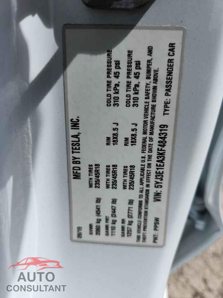 TESLA MODEL 3 2019 - 5YJ3E1EA3KF484319