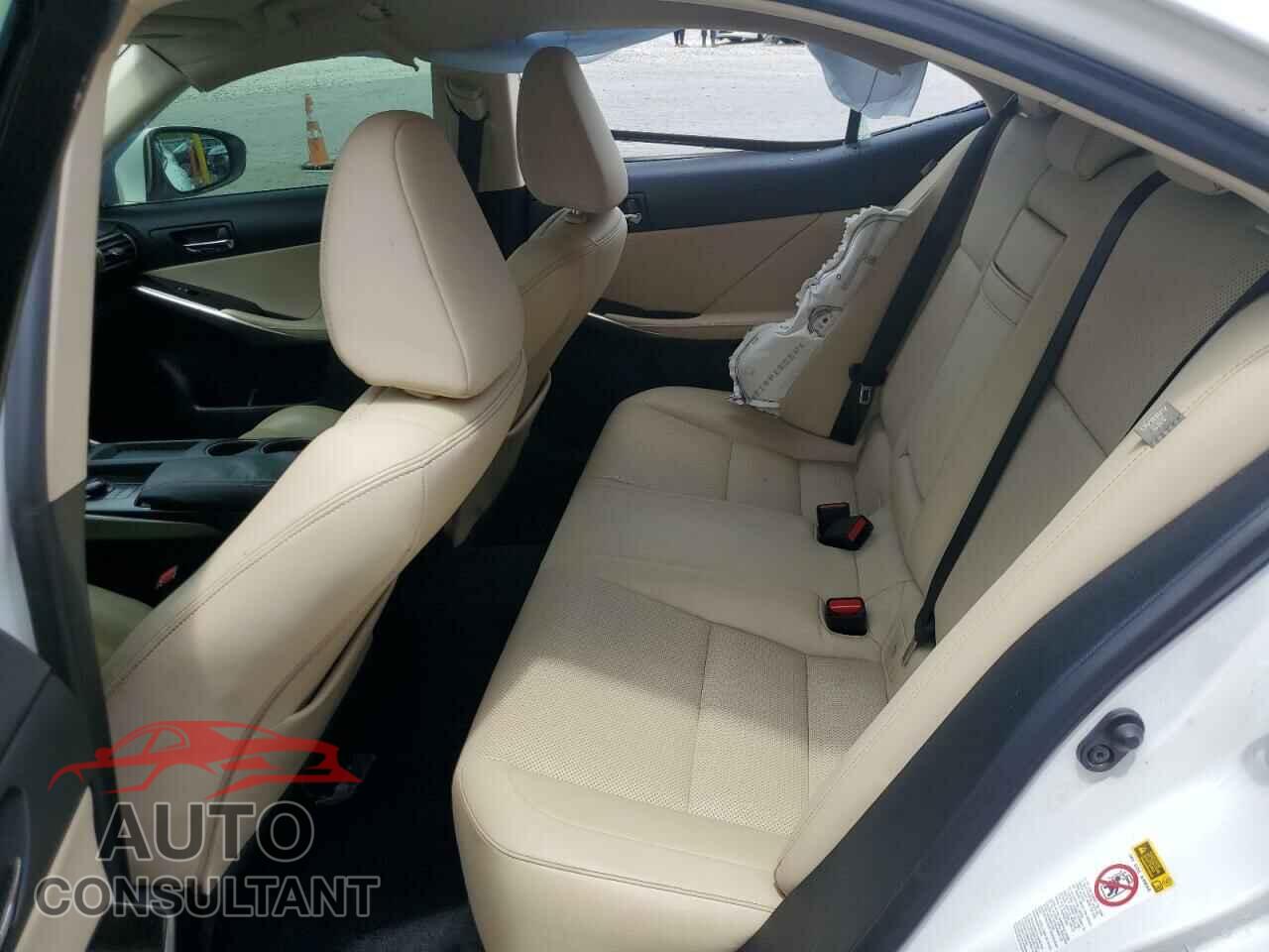 LEXUS IS 2014 - JTHBF1D22E5035933