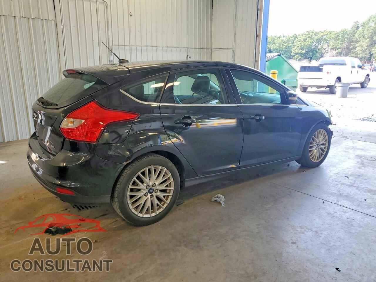 FORD FOCUS 2012 - 1FAHP3M22CL288365
