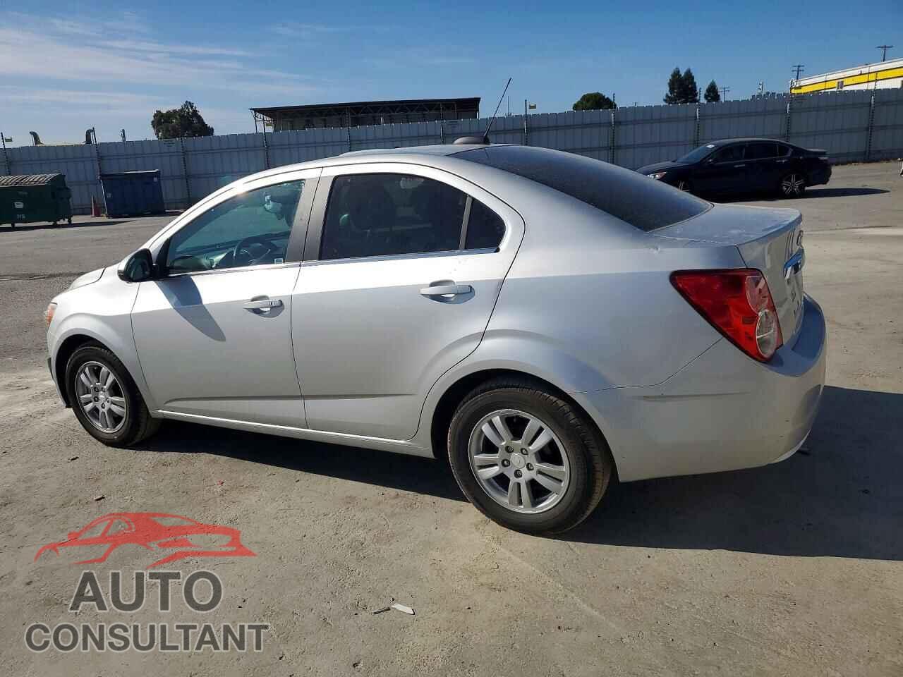 CHEVROLET SONIC 2015 - 1G1JC5SG3F4217894