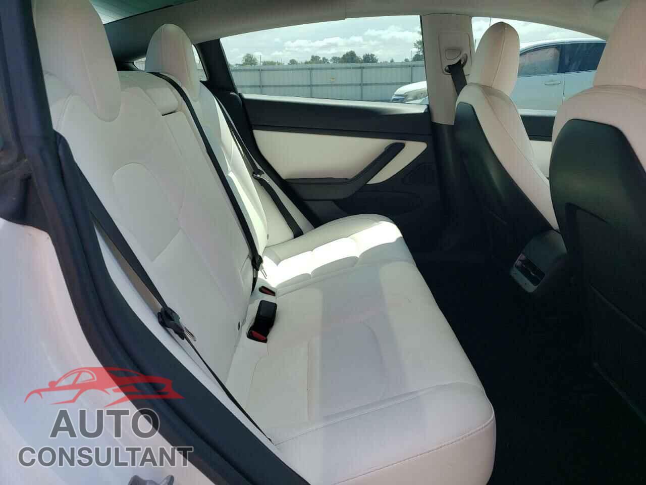 TESLA MODEL 3 2021 - 5YJ3E1EA2MF851844