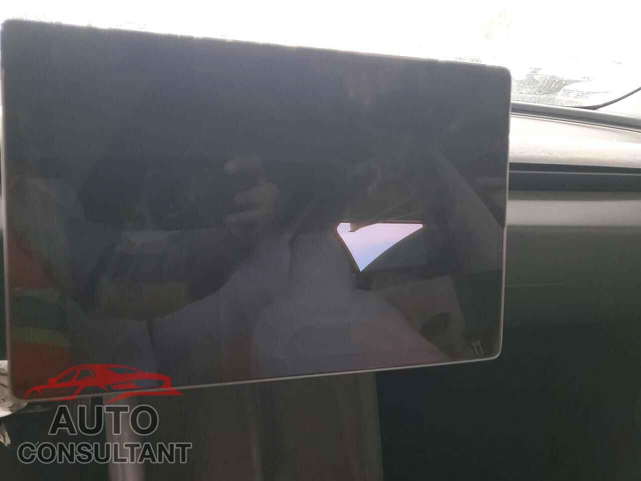 TESLA MODEL 3 2025 - 5YJ3E1EA0SF071872