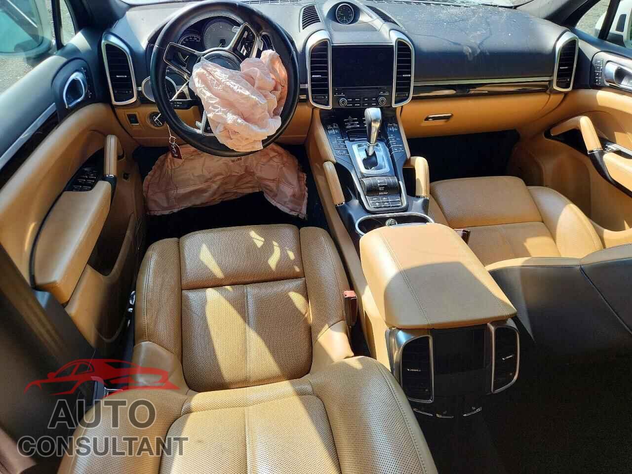 PORSCHE CAYENNE 2018 - WP1AE2A28JLA71463