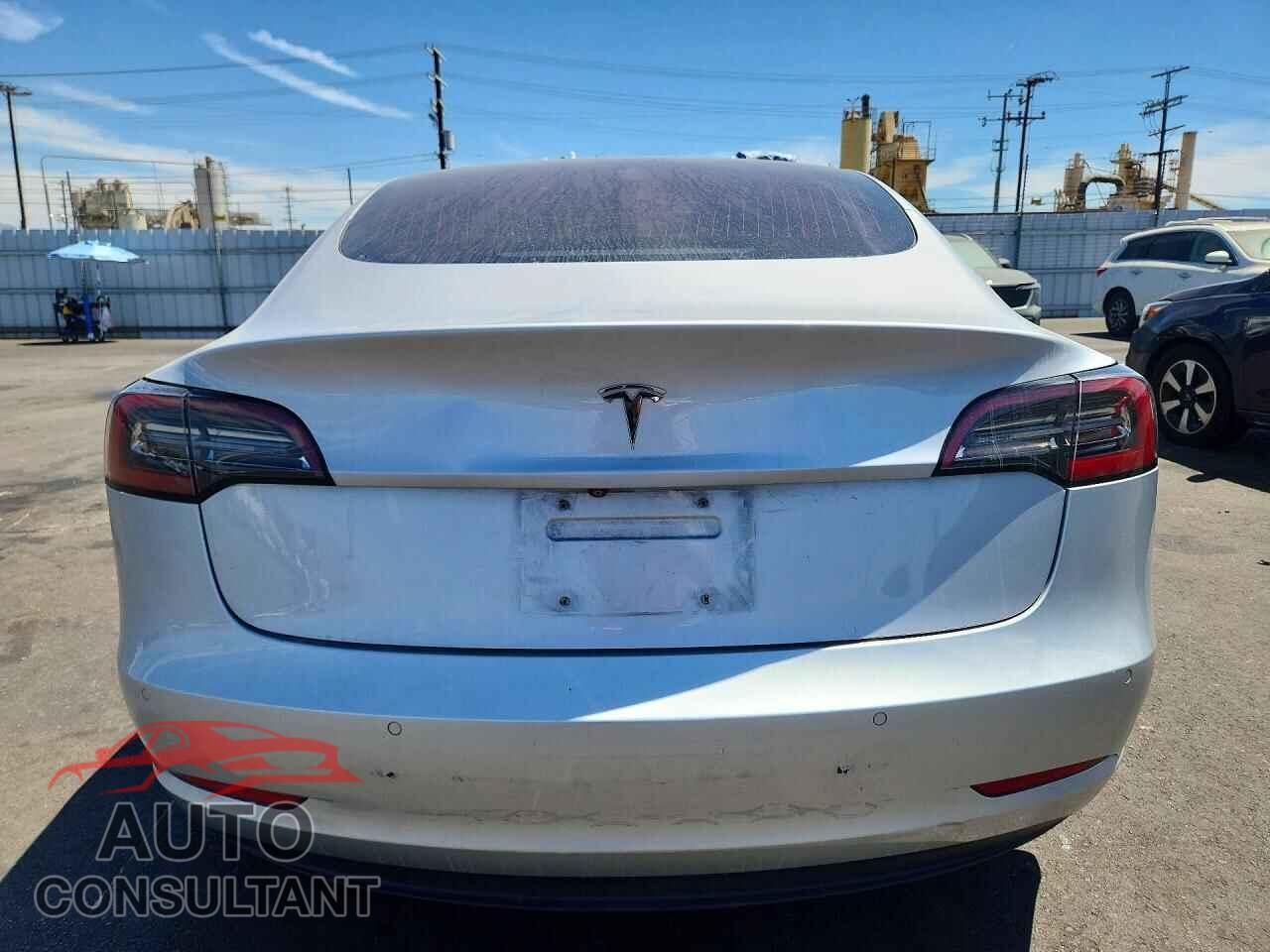 TESLA MODEL 3 2018 - 5YJ3E1EA0JF050132