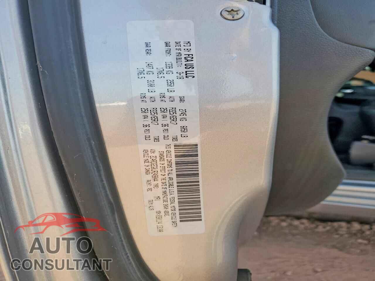 DODGE CARAVAN 2018 - 2C4RDGEG0JR249044