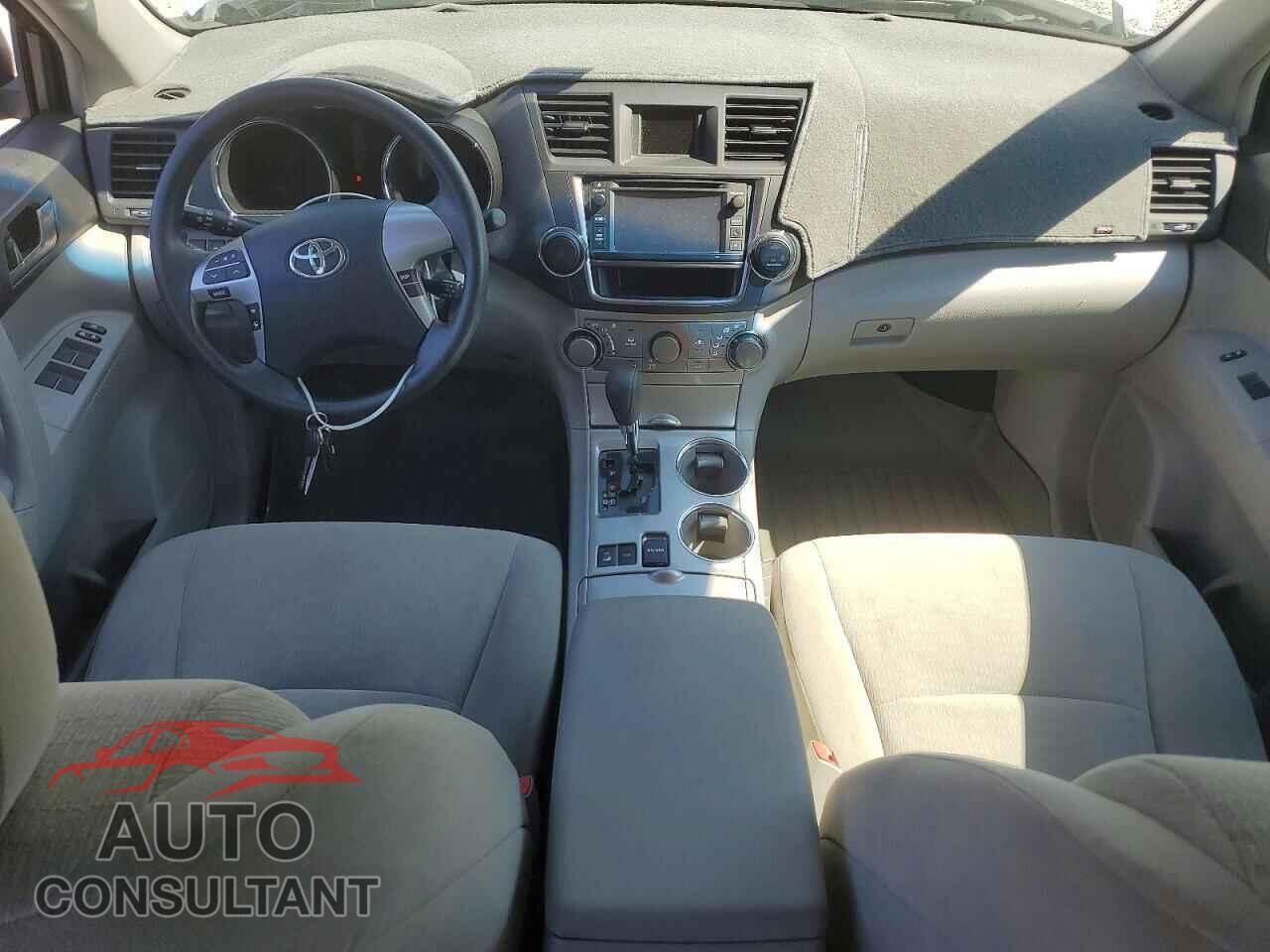 TOYOTA HIGHLANDER 2013 - 5TDBK3EH8DS251760