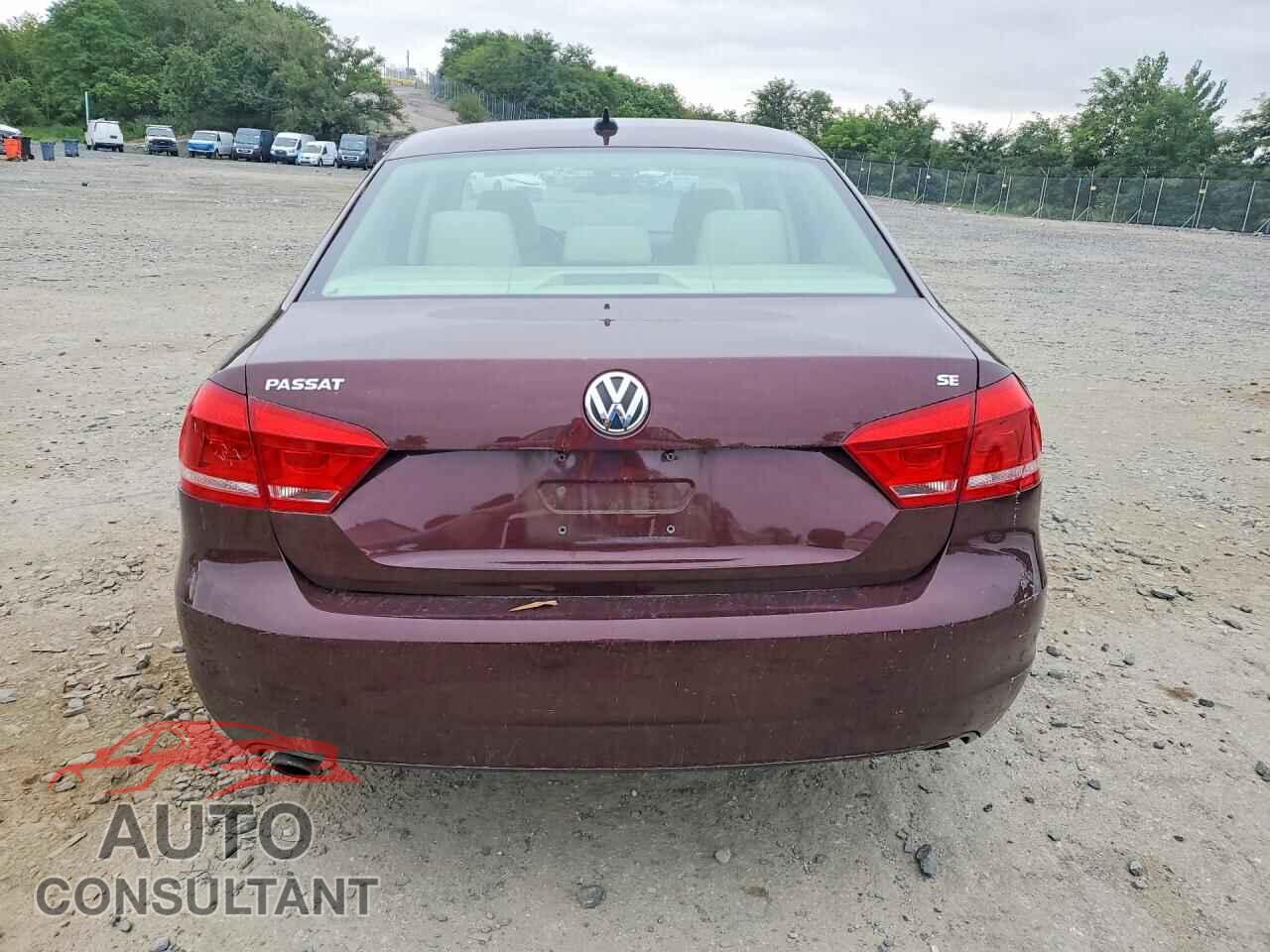 VOLKSWAGEN PASSAT 2013 - 1VWBP7A33DC016877