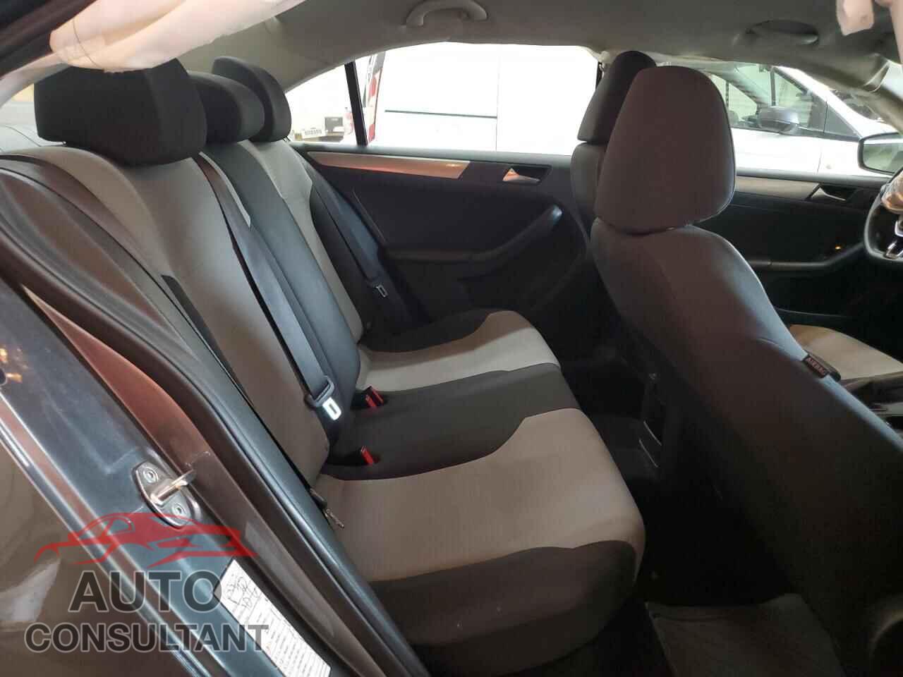 VOLKSWAGEN JETTA 2017 - 3VW2B7AJ9HM204935