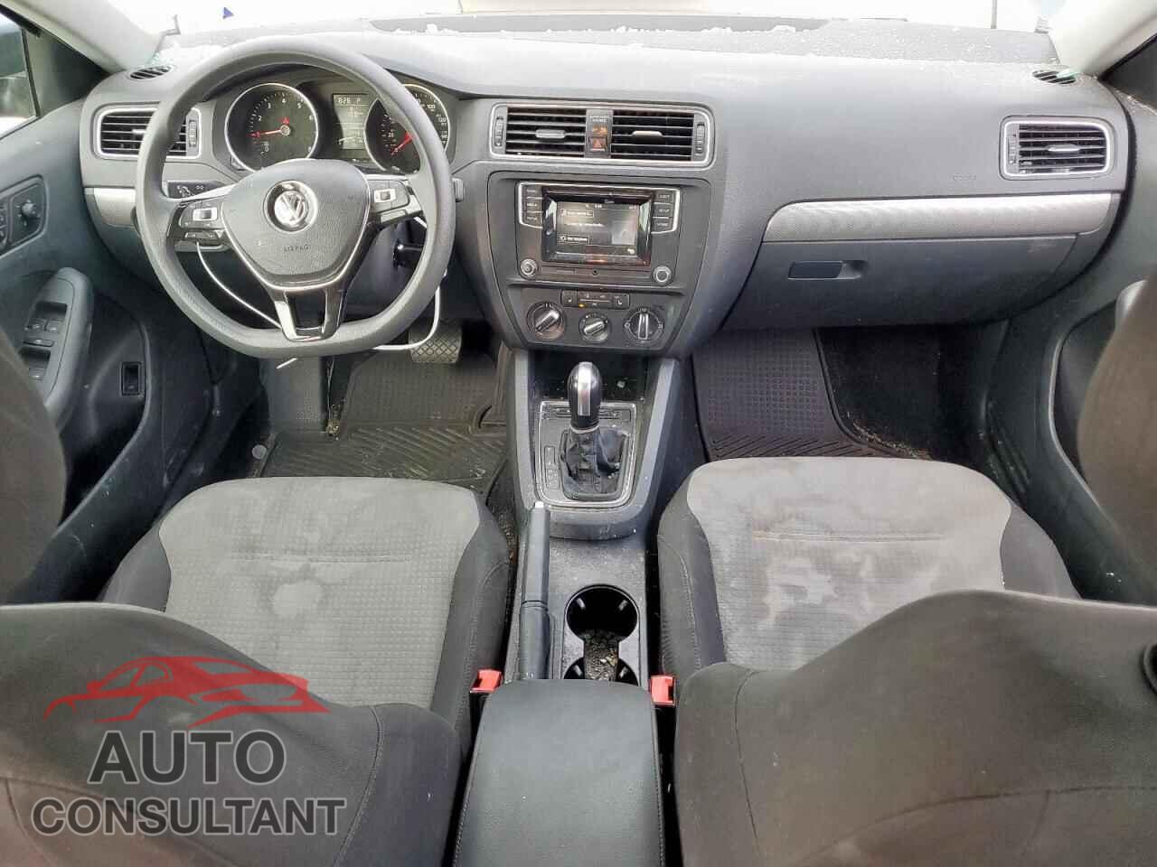 VOLKSWAGEN JETTA 2017 - 3VW2B7AJ2HM399745