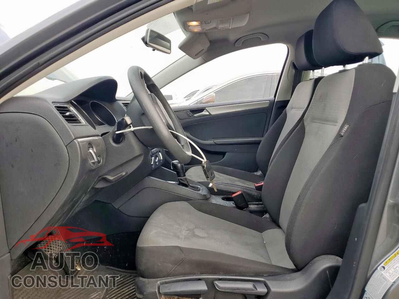 VOLKSWAGEN JETTA 2017 - 3VW2B7AJ2HM399745