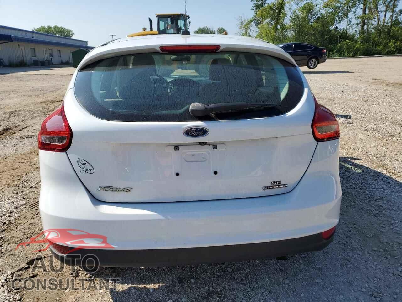 FORD FOCUS 2016 - 1FADP3K22GL393639
