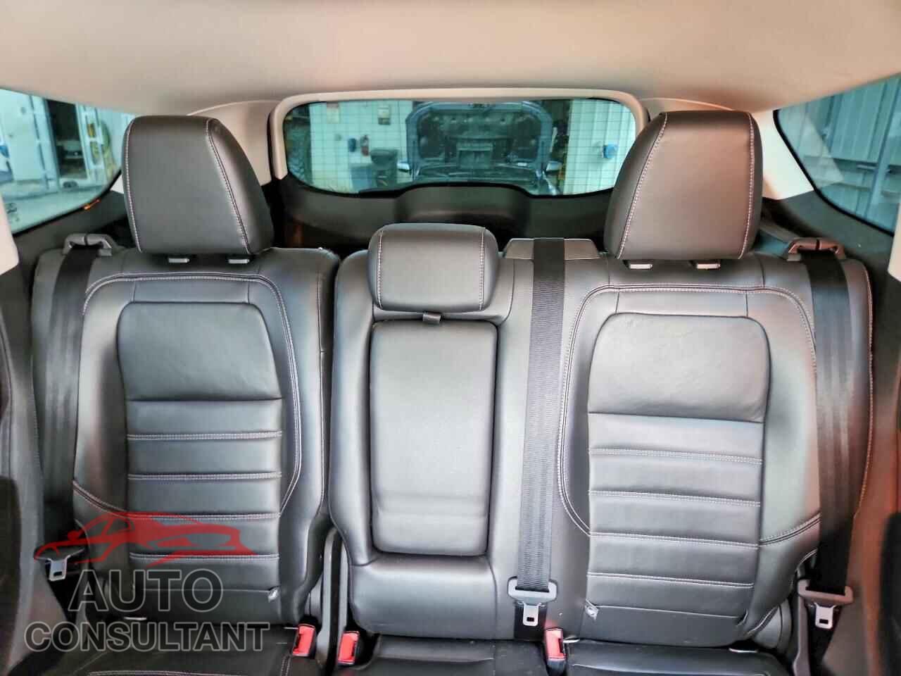 FORD ESCAPE 2017 - 1FMCU0JD3HUB15209
