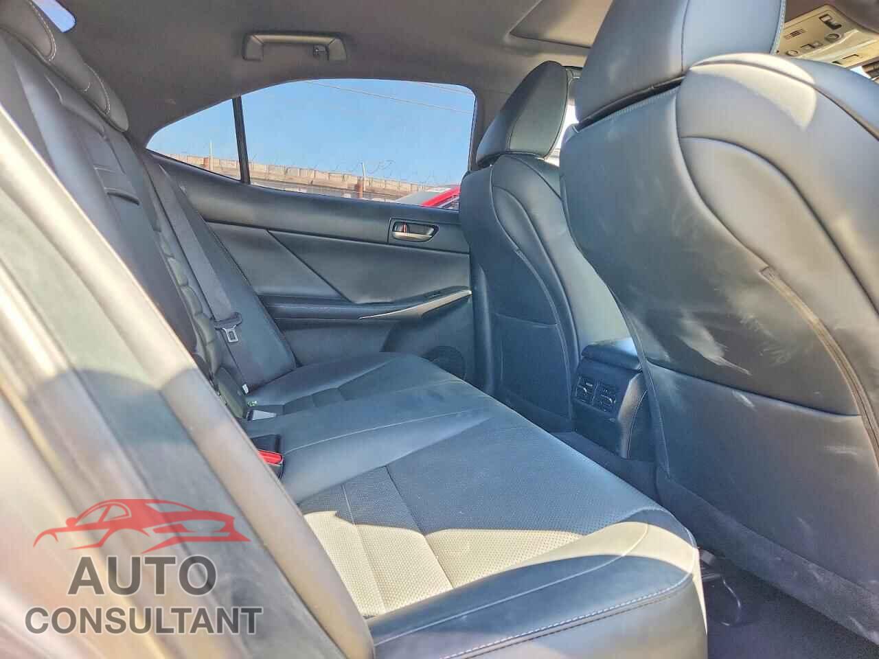 LEXUS IS 2018 - JTHBA1D28J5066144