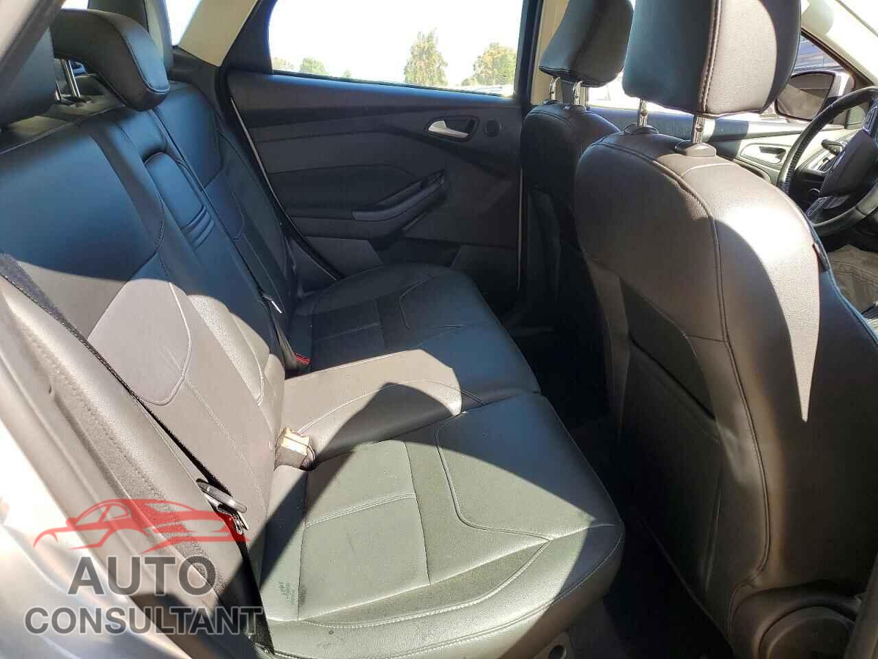 FORD FOCUS 2016 - 1FADP3J22GL203520