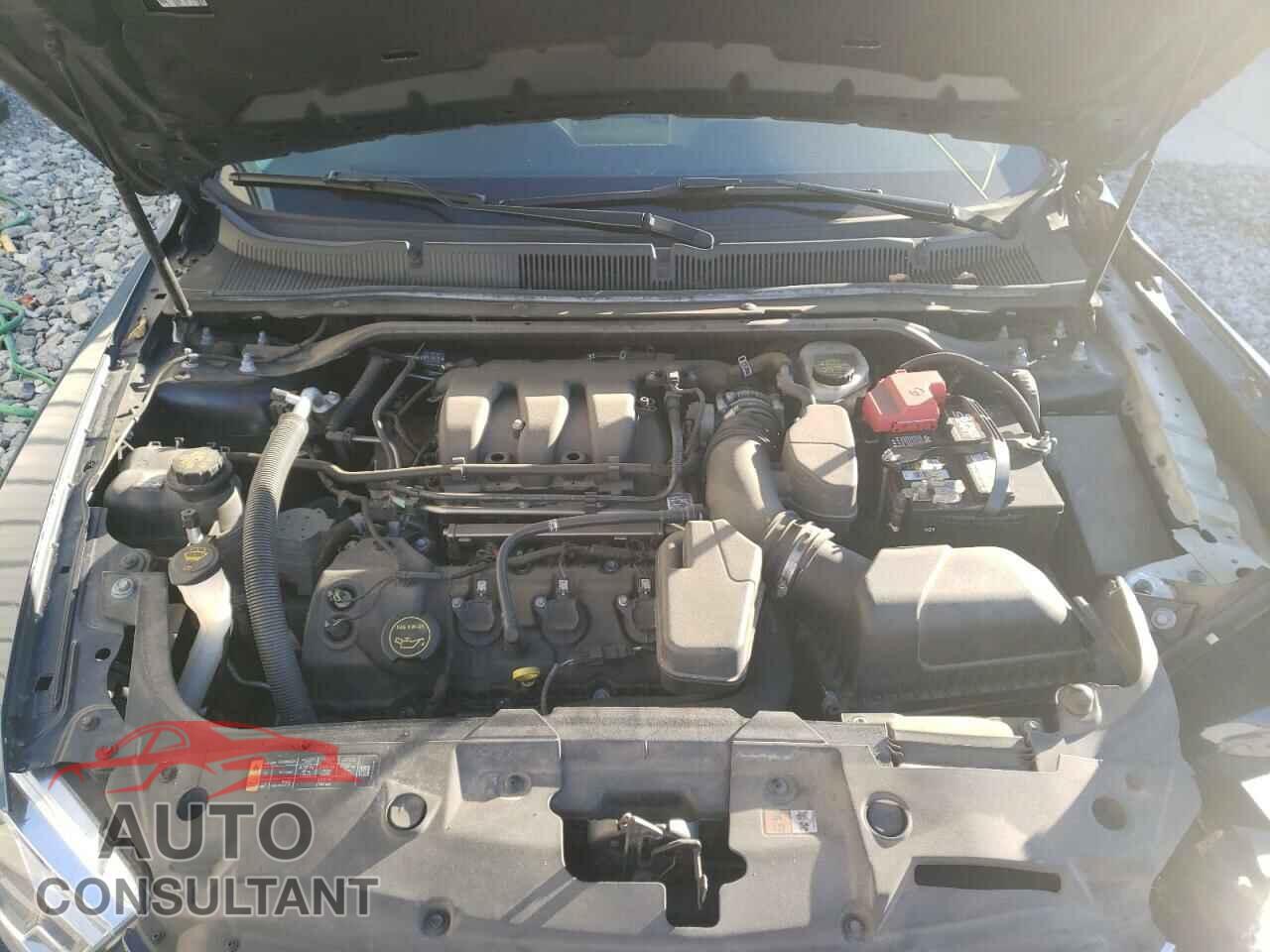 FORD TAURUS 2017 - 1FAHP2E84HG118134