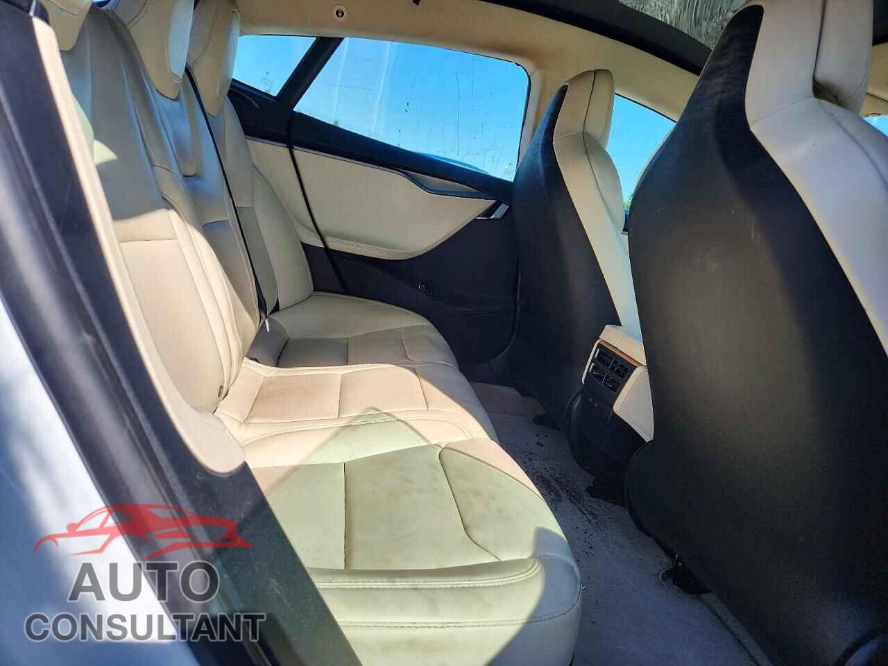 TESLA MODEL S 2019 - 5YJSA1E23KF304109