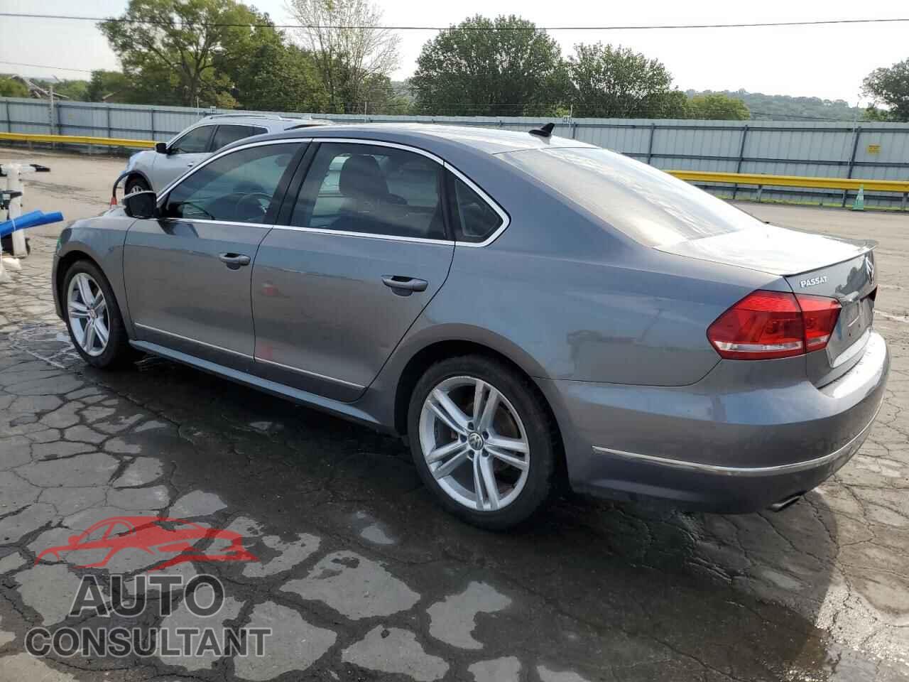 VOLKSWAGEN PASSAT 2015 - 1VWBT7A30FC007892