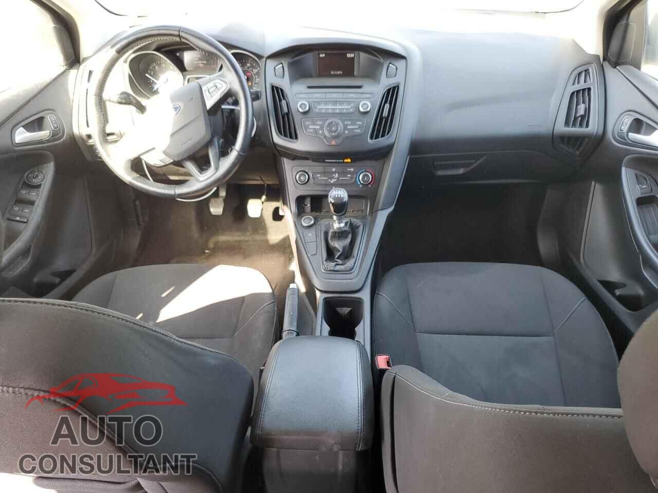 FORD FOCUS 2015 - 1FADP3FE4FL300431