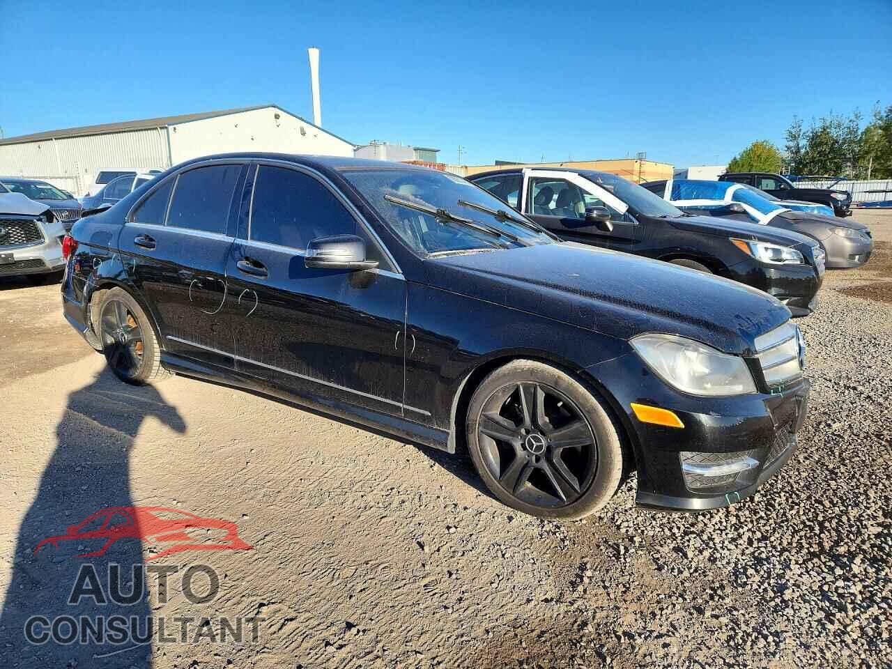 MERCEDES-BENZ C-CLASS 2012 - WDDGF8FB7CA717925
