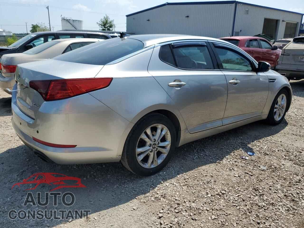 KIA OPTIMA 2011 - KNAGN4A79B5122085