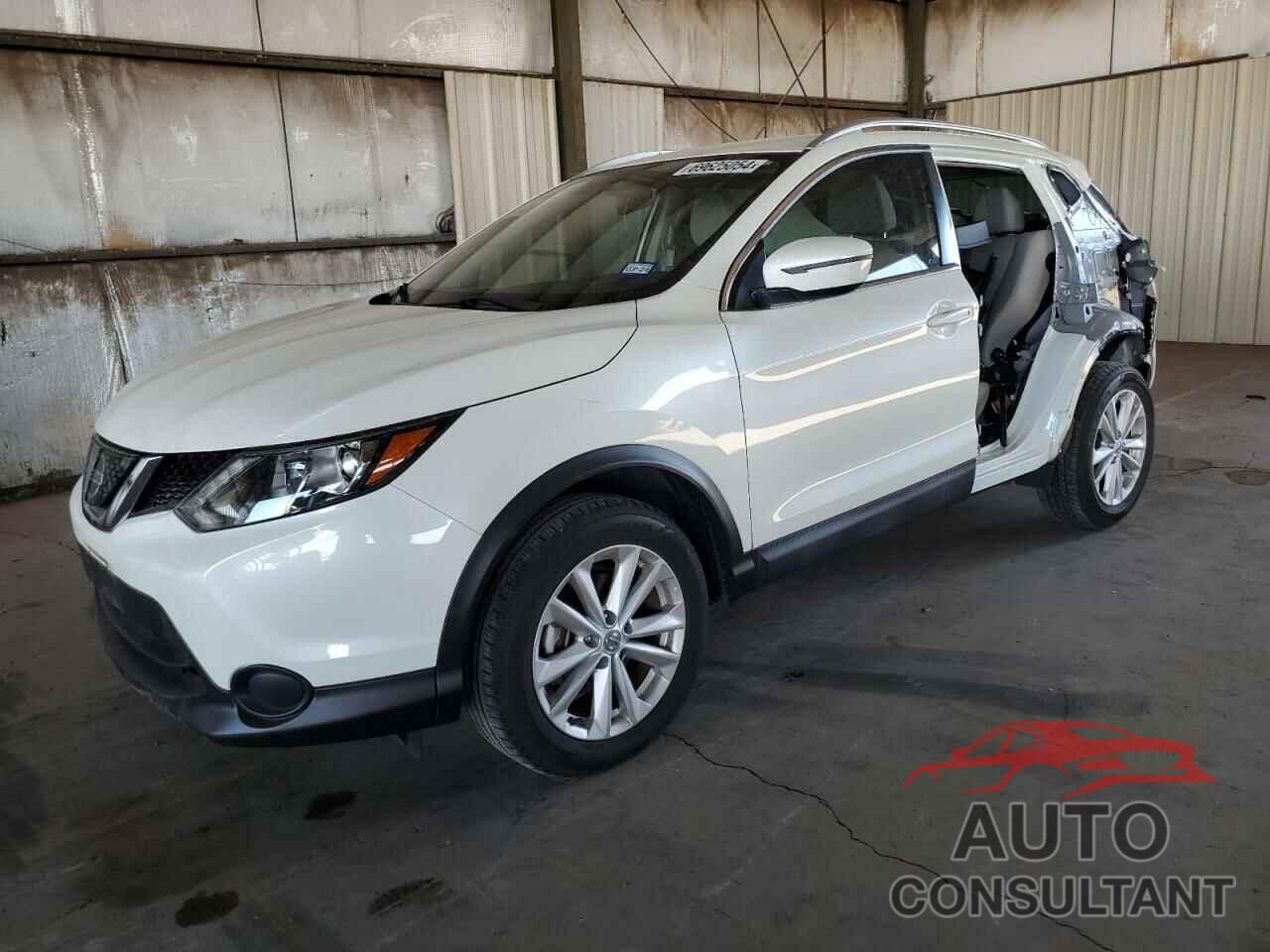 NISSAN ROGUE 2018 - JN1BJ1CP1JW183480