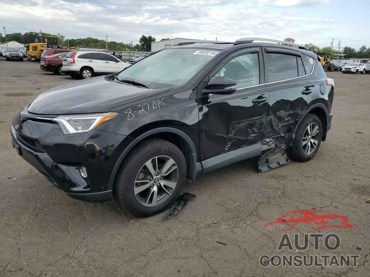 TOYOTA RAV4 2018 - 2T3RFREV2JW852104