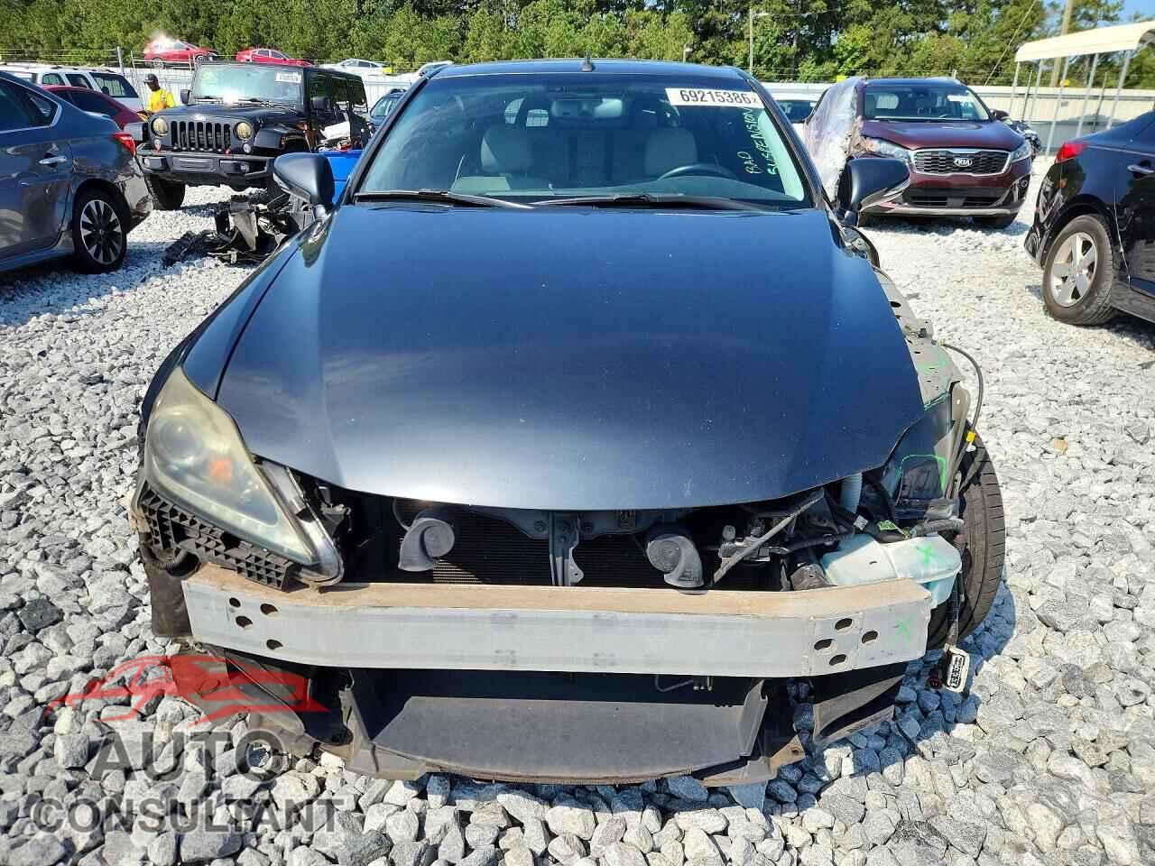 LEXUS IS 2011 - JTHFF2C2XB2520777