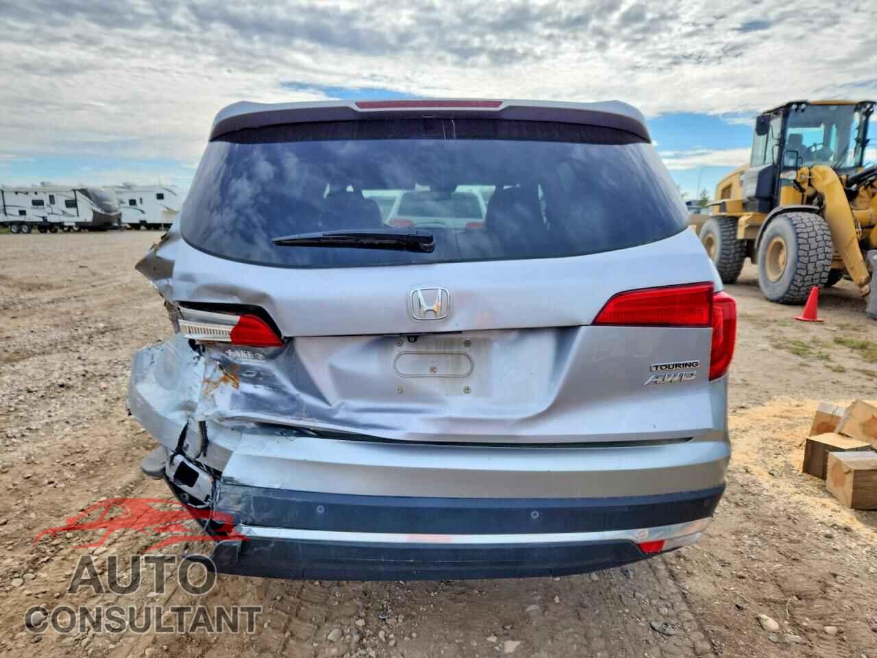 HONDA PILOT 2018 - 5FNYF6H90JB003572