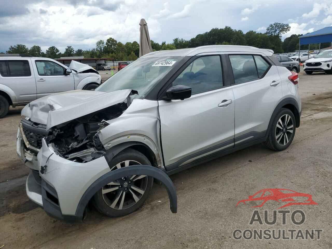 NISSAN KICKS 2019 - 3N1CP5CU8KL526843