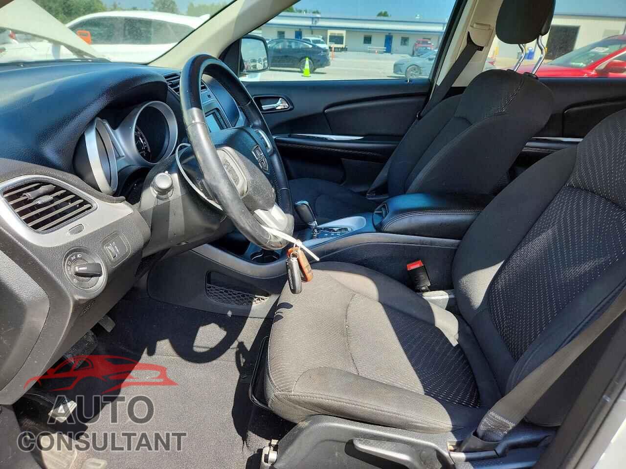 DODGE JOURNEY 2018 - 3C4PDCAB7JT242003