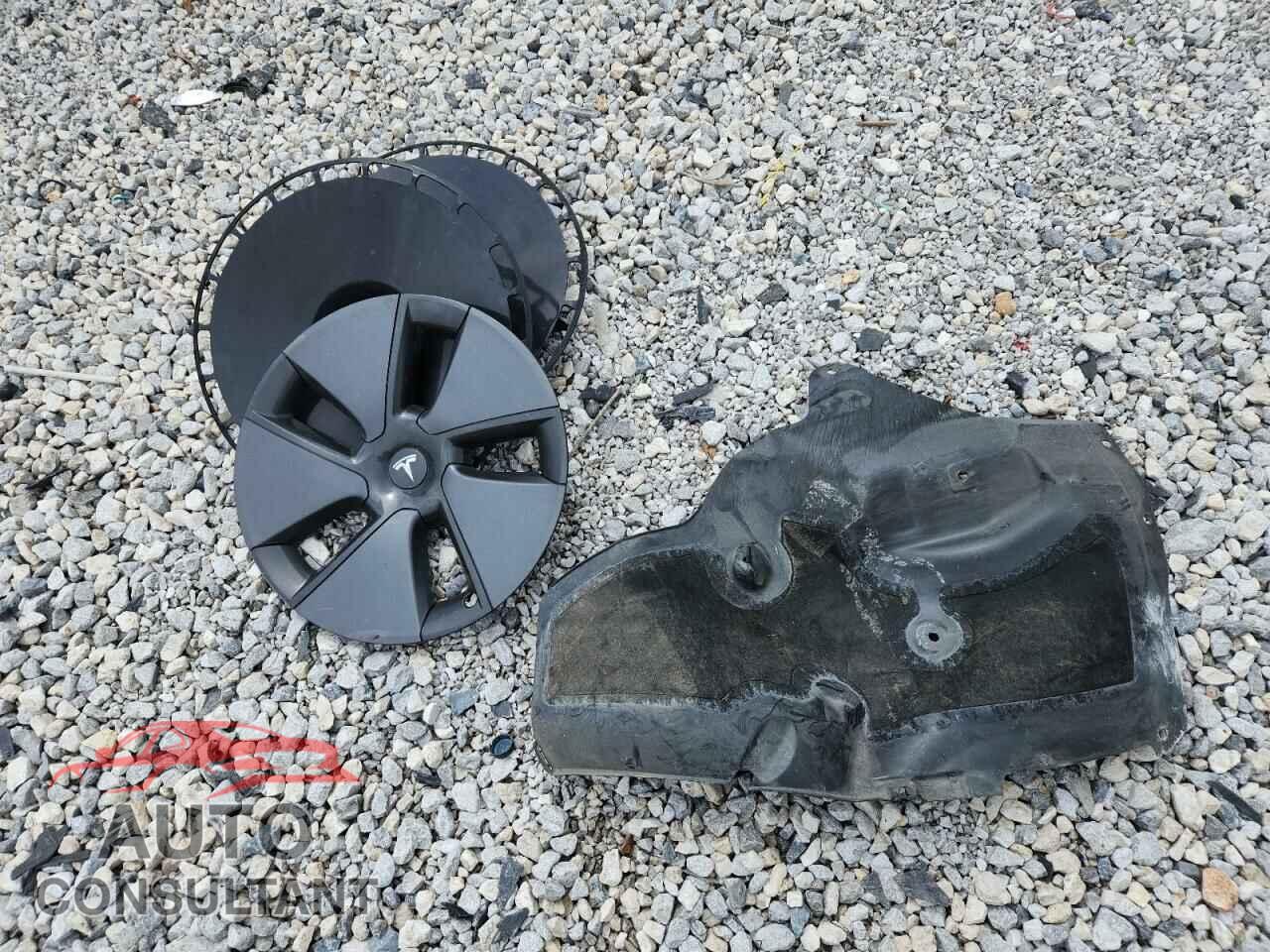 TESLA MODEL 3 2021 - 5YJ3E1EB3MF961102