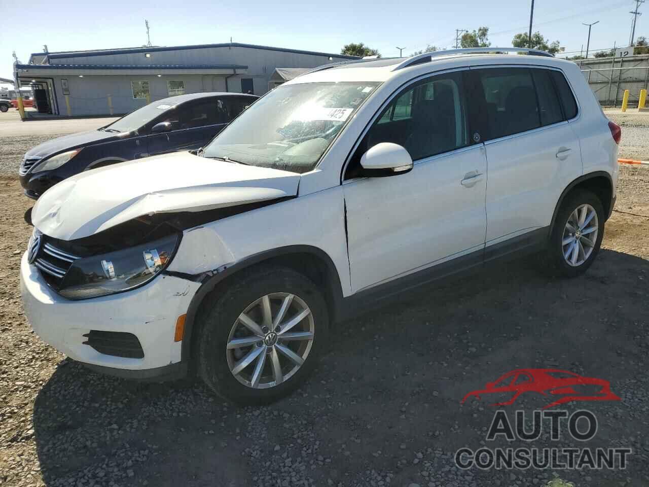VOLKSWAGEN TIGUAN 2017 - WVGRV7AX8HK021171
