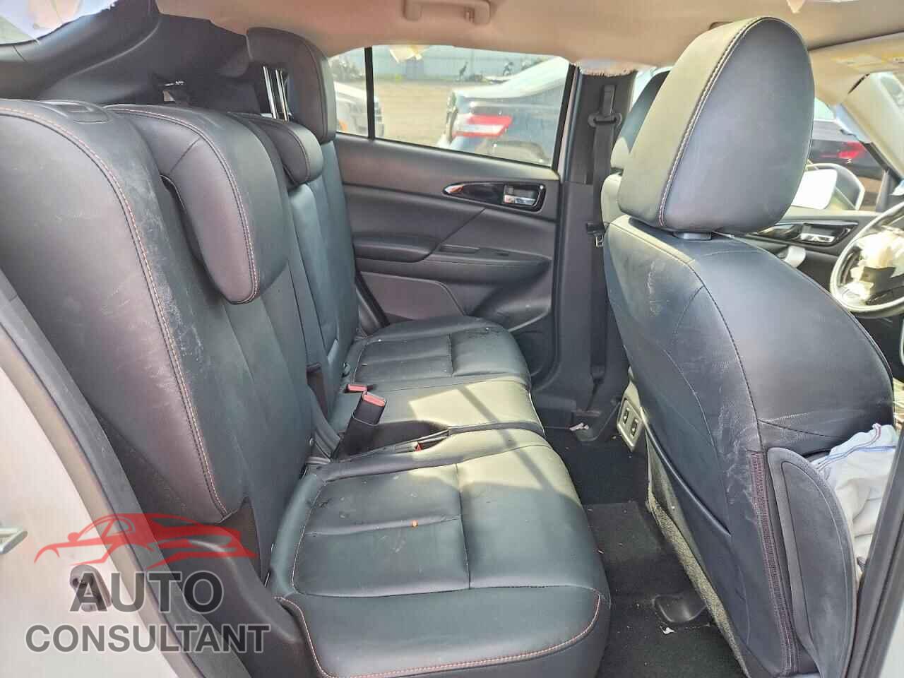 MITSUBISHI ECLIPSE 2018 - JA4AT5AA8JZ048692