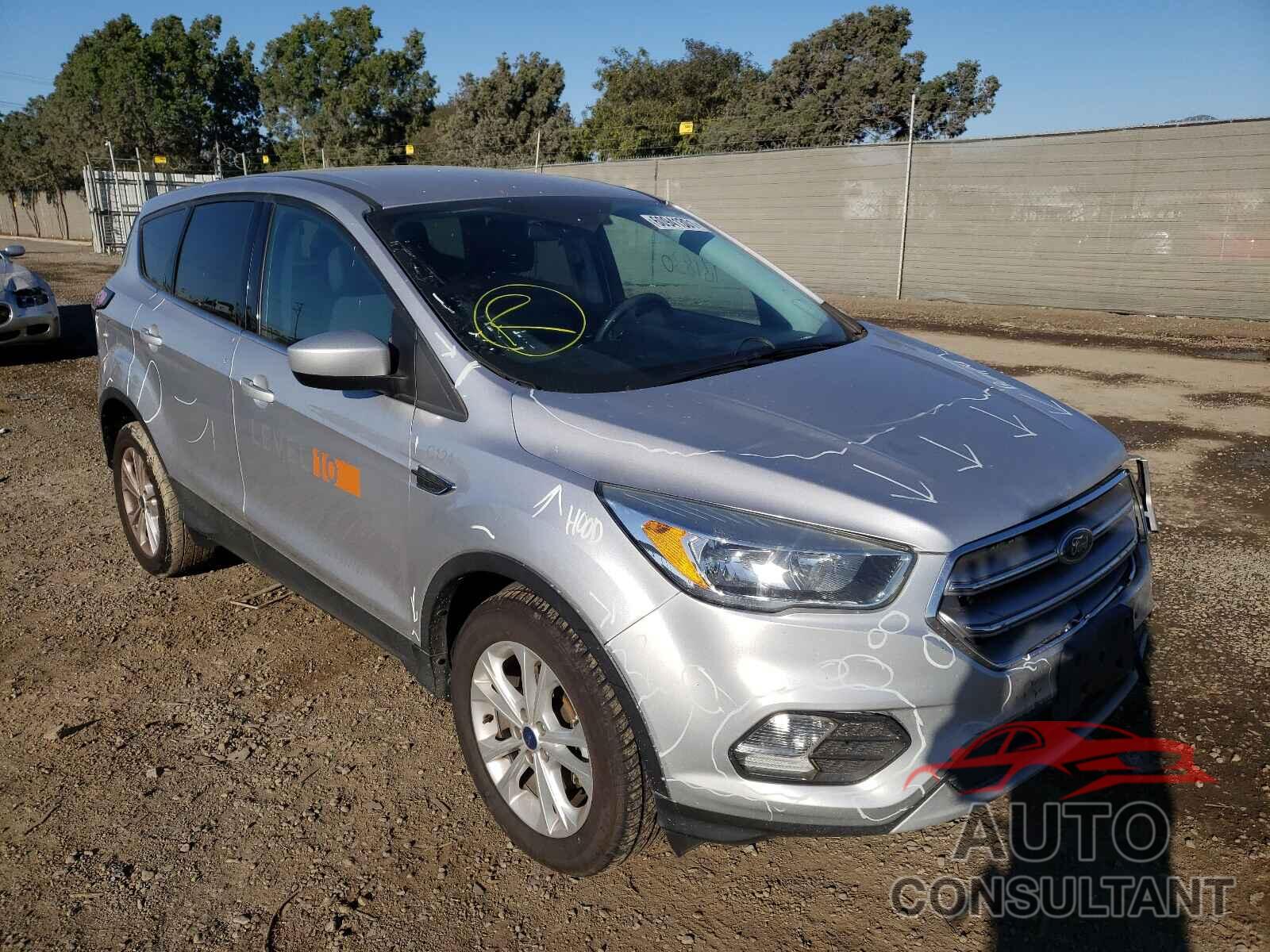 FORD ESCAPE 2017 - 1FMCU0GD2HUC11680