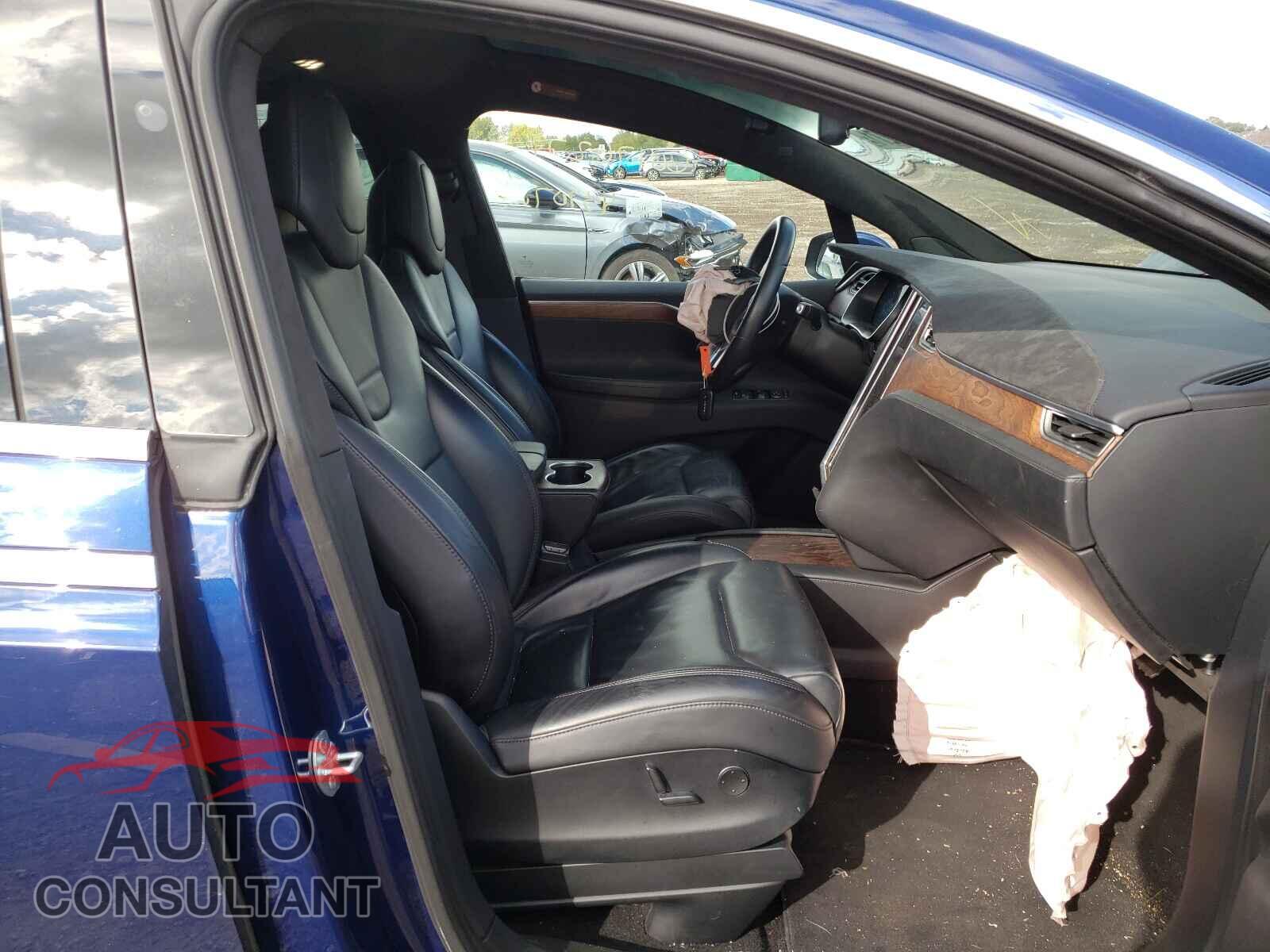 TESLA MODEL X 2017 - 5YJXCBE26HF044688