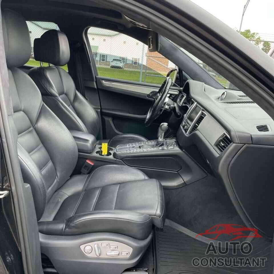 PORSCHE MACAN 2015 - WP1AF2A5XFLB99315