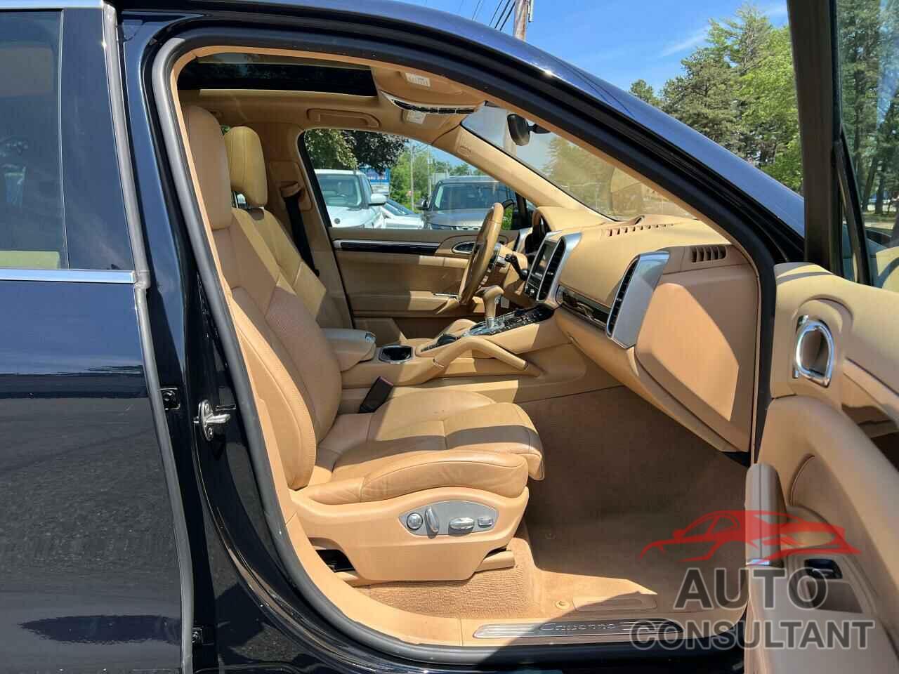 PORSCHE CAYENNE 2016 - WP1AA2A22GKA36878